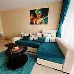 Luxurious Landing דירה *