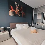 Luxurious Landing *