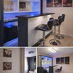 Luxurious Landing דירה *